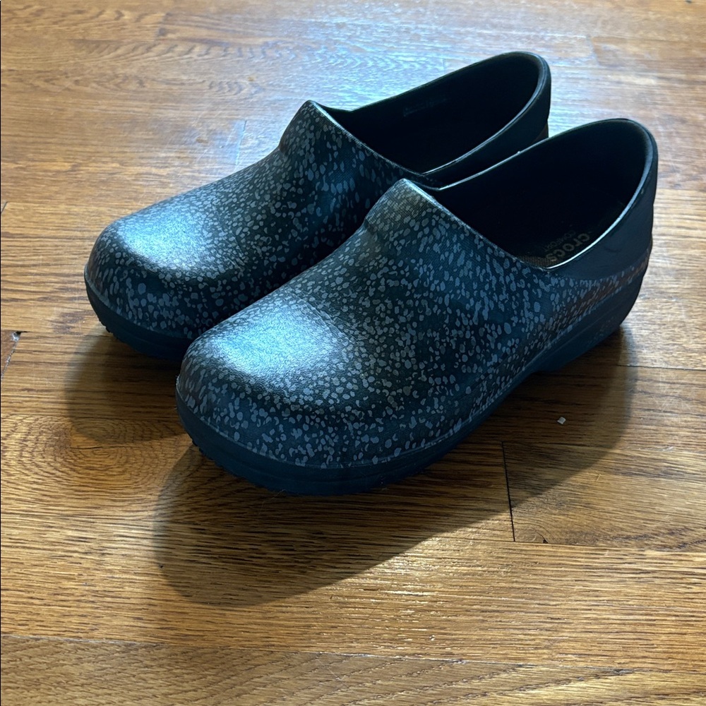 Crocs Scrub Clogs
No box
